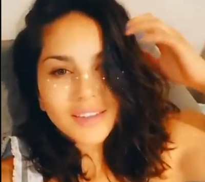 Sunny Leone looks cute in Instagram post 