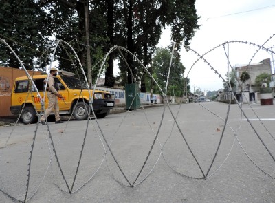 J&K: Encounter ensues between militants and security forces in Baramulla