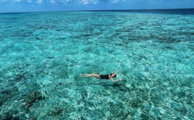 Sonakshi Sinha is the perfect waterbaby in latest Instagram image 