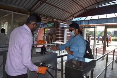 Difference between COVID-19 recovered and active cases steadily increasing in India: Government