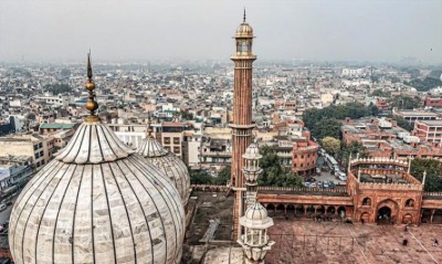 Delhi Govt to open shops in lockdown period as per MHA guidelines