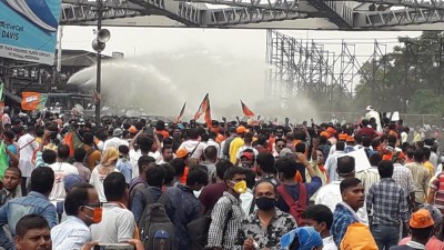 West Bengal: BJP marches to Mamata Banerjee's office, meets with lathicharge, teargas