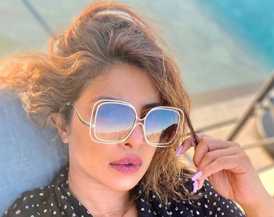 Priyanka Chopra looks gorgeous in her latest Instagram image, sports a stylish sunglass 
