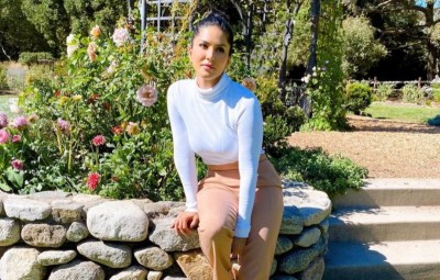 Sunny Leone may be planning to return to Mumbai, shares sun-kissed image on Twitter