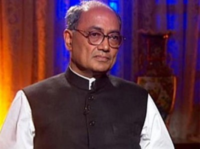 Will respond after Jyotiraditya Scindia makes anything public: Digvijaya Singh on MP crisis
