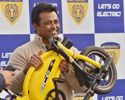 Leander Paes launches Motovolt Mobility’s fleet of smart e-cycles in Kolkata