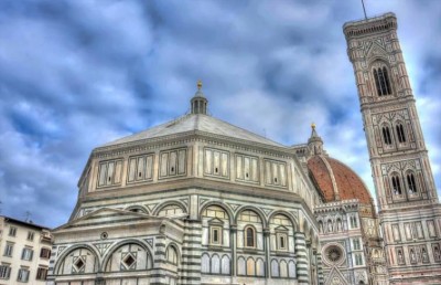 Italy's COVID-19 death toll exceeds 20,000, minor breaches to lockdown over Easter