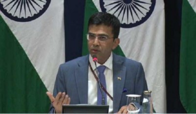 Imran Khan looks 'demoralised', onus on Pak for conducive talks: India