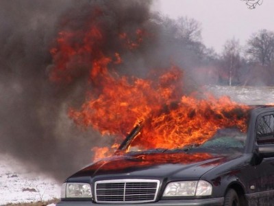 Ultras set six vehicles involved in bridge construction project on fire in Hazaribagh