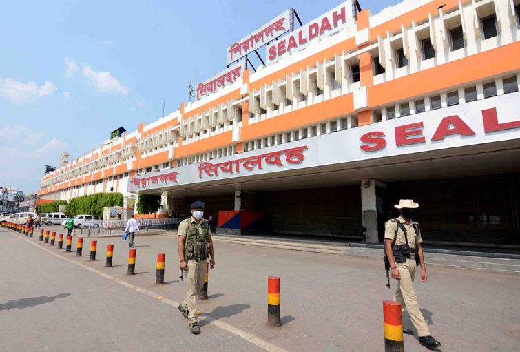 Deserted road in Kolkata during COVID-19 outbreak 