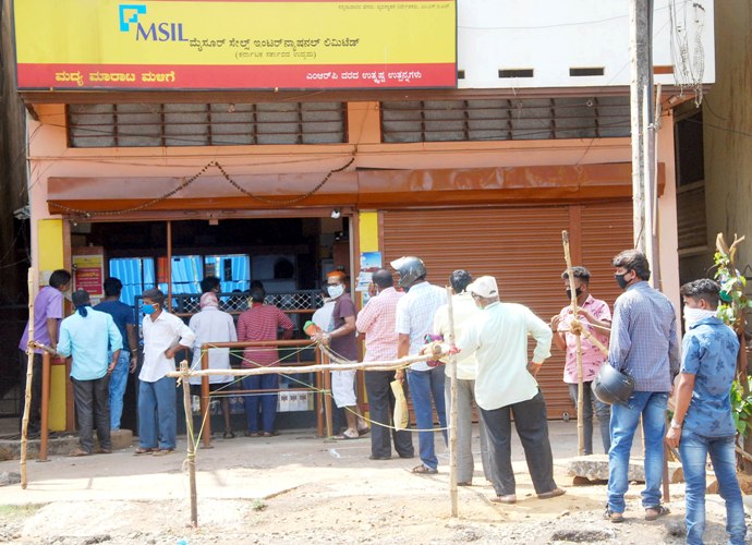 Liquor shops opened in Belagavi