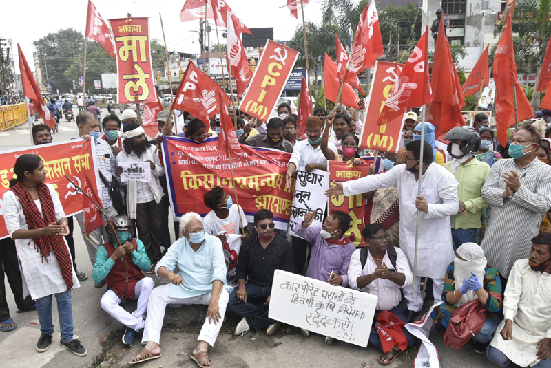 Farm Bill 2020: CPI(ML) activists shout slogan in Ranchi
