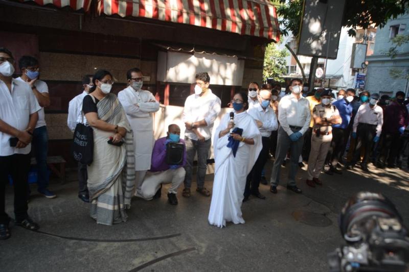 Soumitra Chatterjee passes away: His Last Journey In Images