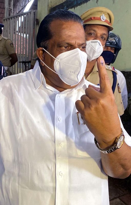 Polling in Kerala's Local Body underway