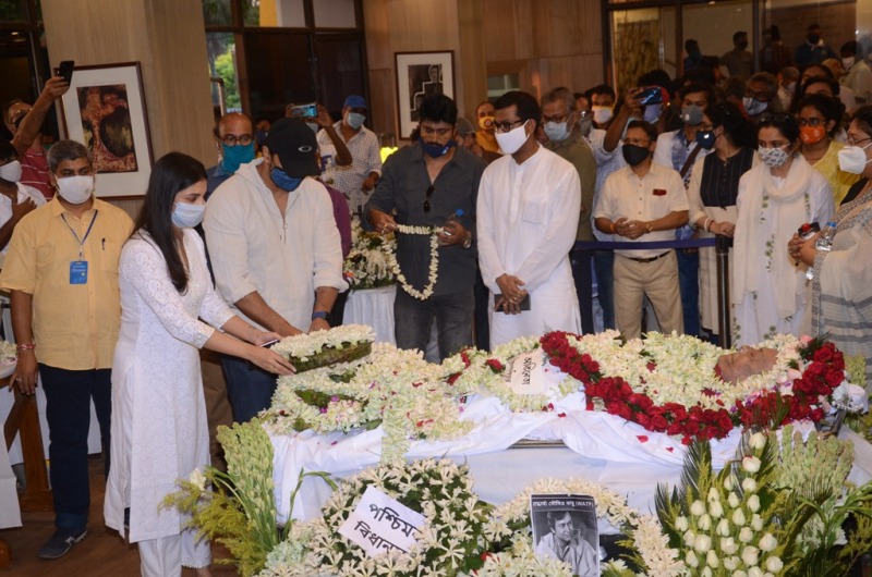 RIP Legend: Bengalis bid farwell to iconic actor Soumitra Chatterjee