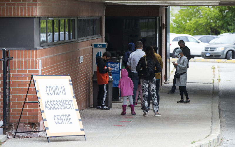 Toronto: People line up to have COVID-19 tests