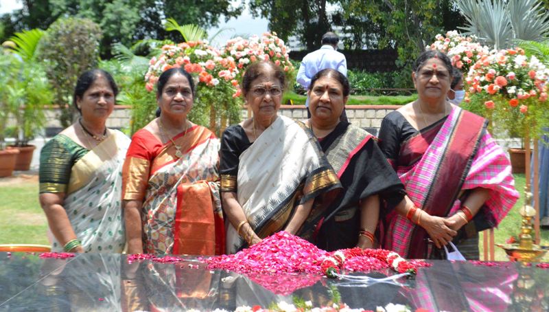 Tributes to former Union Minister S Jaipal Reddy