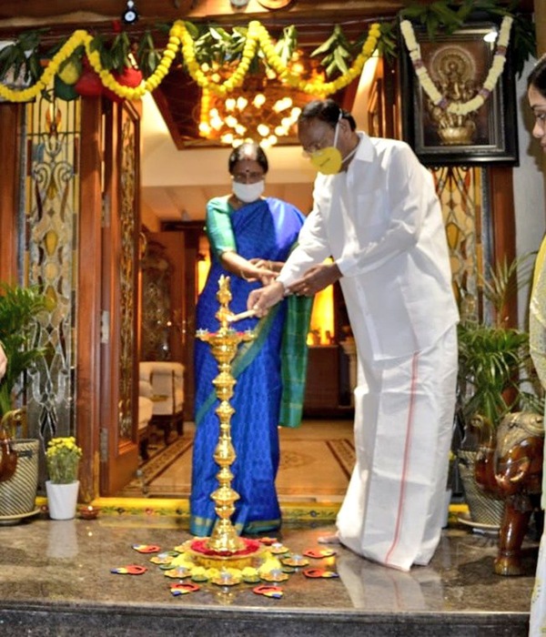 V.P  M. Venkaiah Naidu celebrates Diwali in his residence