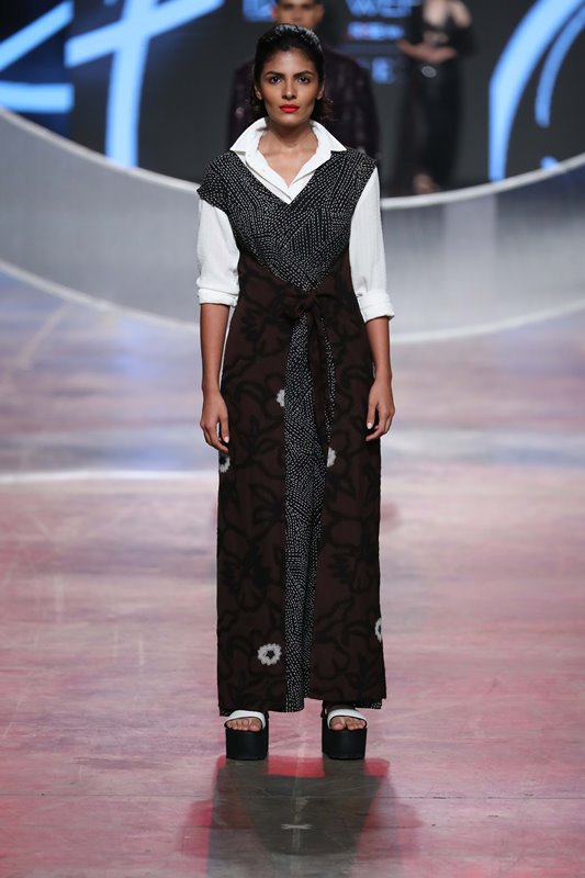 Lakme Fashion Week: Dia Mirza sets stage on fire