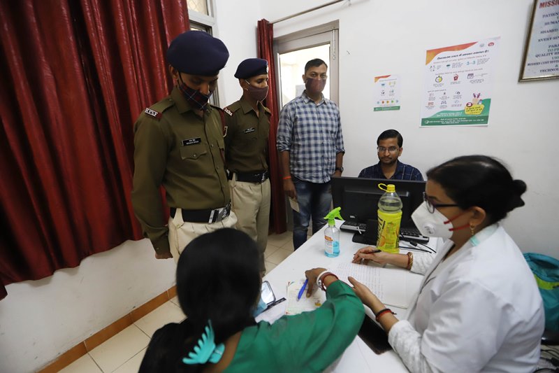 RPF Jawan receives Covishield dose in Prayagraj