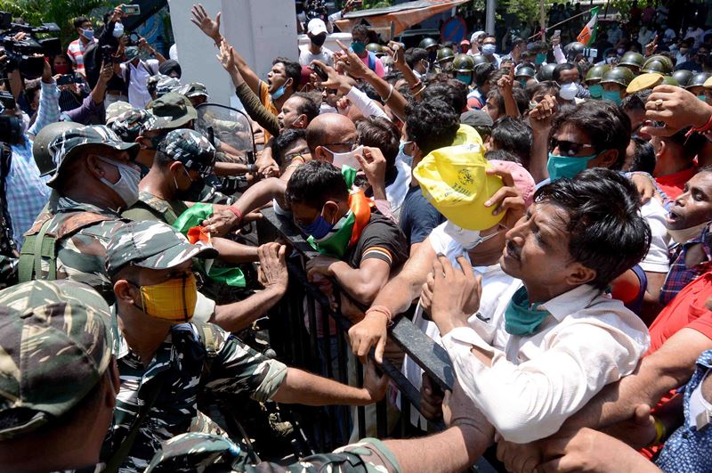 TMC activists gather outside CBI office at Nizam Palace in protest against politicians' arrests