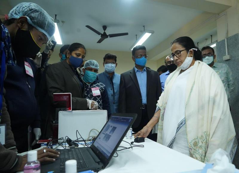 Mamata Banerjee receives Swasthya Sathi card