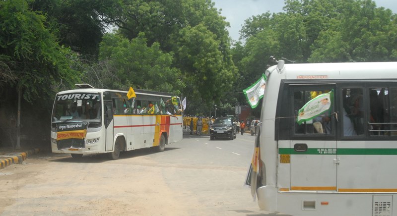 Farmers protest at Jantar Mantar in Delhi