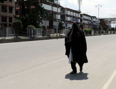 Jammu and Kashmir: Indian Army officials distribute ration, COVID-kits to Gujjar, Bakarawal communities in Poonch