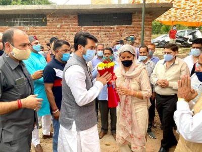 Anurag Thakur asks Cong to clarify stand on its alliance with Communists in West Bengal