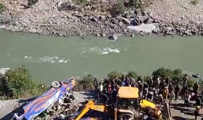 Bus accident in Jammu and Kashmir kills 9