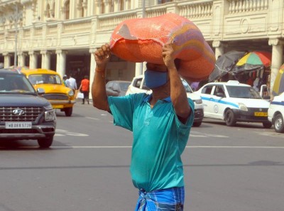 West Bengal announces partial relaxations in Covid curbs, allows retail shops to remain open for 3hrs