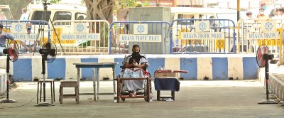 Mamata Banerjee holds dharna in Kolkata protesting EC ban on her poll campaign