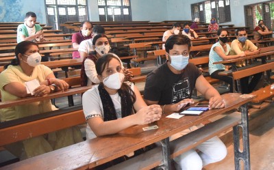 India records further drop as 48,698 fresh COVID-19 cases recorded in past 24 hours 