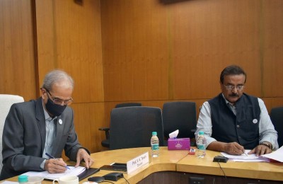 IIT Kharagpur institutes new student grants, focus on girl students