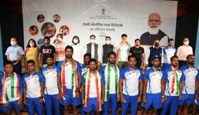 India’s Olympic medalists receive hero’s welcome, felicitated by Anurag Thakur