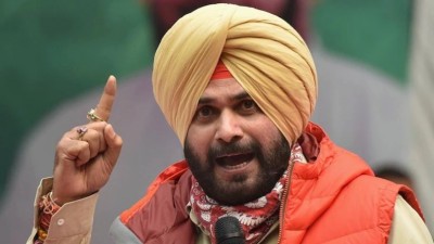 Navjot Singh Sidhu threatens to go into 'hunger strike' against Punjab govt