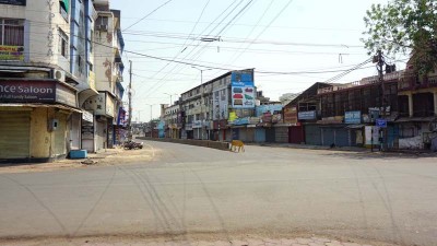 Maharashtra government announces weekend lockdown, night curfew amid COVID-19 spike