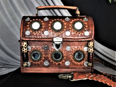 Buy traditional handicrafts and weaves to help local artists; check out online platform of Kutchi Bazaar