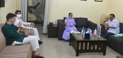 Mamata Banerjee meets Arvind Kejriwal, Sonia Gandhi in Delhi