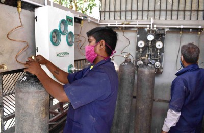 Refilling of oxygen cylinders in Prayagraj