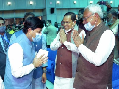 Bihar: 17 ministers take oath in the first cabinet expansion
