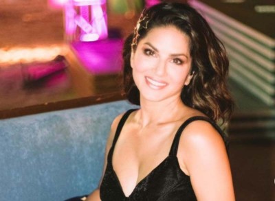 Sunny Leone looks stunning in latest Instagram images