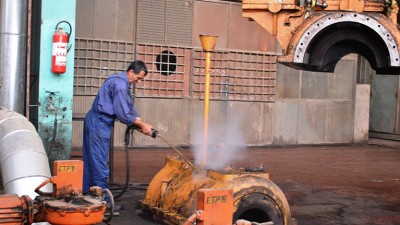 WHO-ILO study finds almost 2 million people die from work-related causes each year