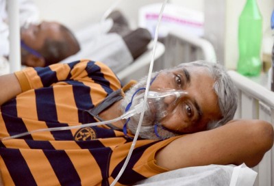 India witnesses slight fall in Covid cases