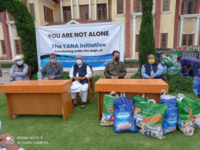 Srinagar: Food kits distributed among artisan families under the YANA initiative