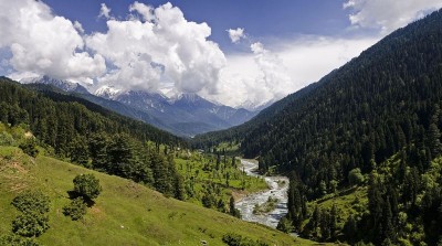 Jammu and Kashmir: Tourists start to return to Pahalgam as govt eases COVID-19 curbs