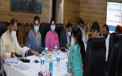 Nitishwar reviews progress on Smart City projects of Srinagar, Jammu cities