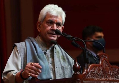 LG Sinha assures tourists of a safe, memorable visit to Jammu and Kashmir