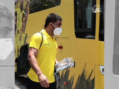 Dhoni's CSK leave for Mumbai to continue IPL preparations