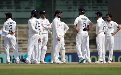 England end second day's play at 555/8, Joe Root smashes 218